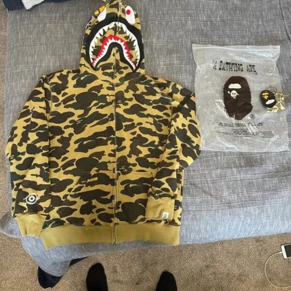 A BATHING APE SHARK WINDSTOPPER サイズXL A Bathing Ape Hand Drawn Face Relaxed Fit Shark Full Zip Hoodie in